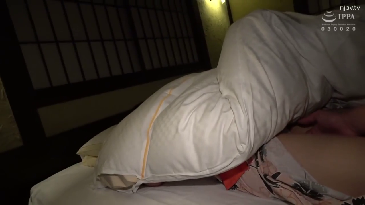 Japanese-style room · 指交 · 卧姿 · 水印 · 被褥 · 浴衣 · Local