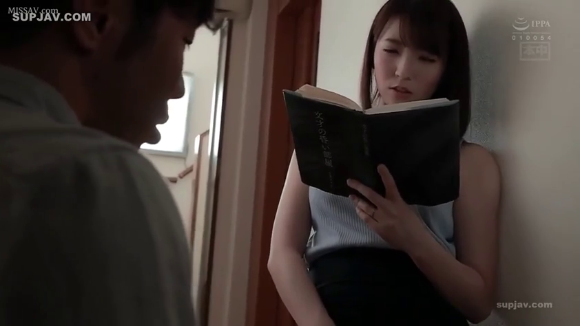 真剣 · 站立 · 中景 · プロット · 走廊 · 常服 · 読む · 书本