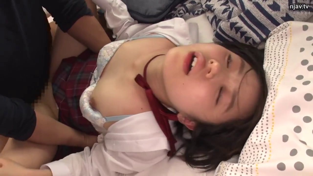 露乳 · 面部 · 制服 · 寝室 · 迷離 · 仰臥 · 抽送