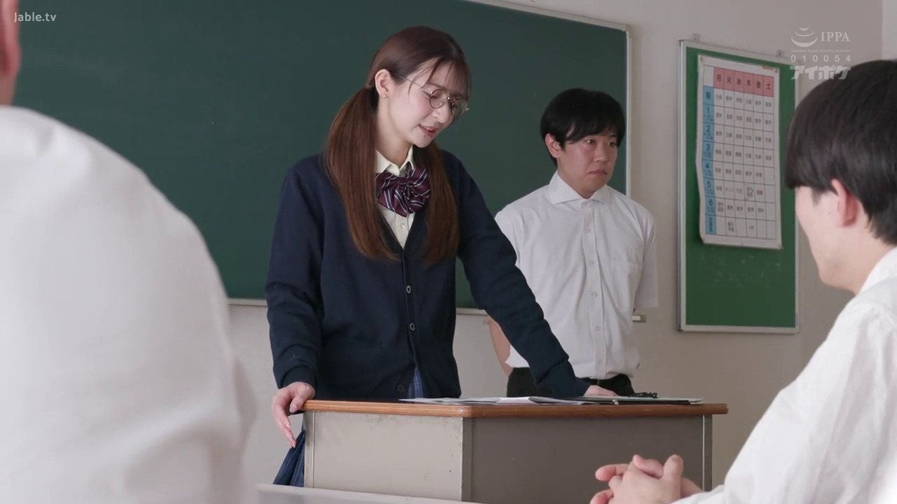 Classroom · 专注 · Standing Posture · Half-body · Student uniform · Lecture · 眼镜娘 · 讲台