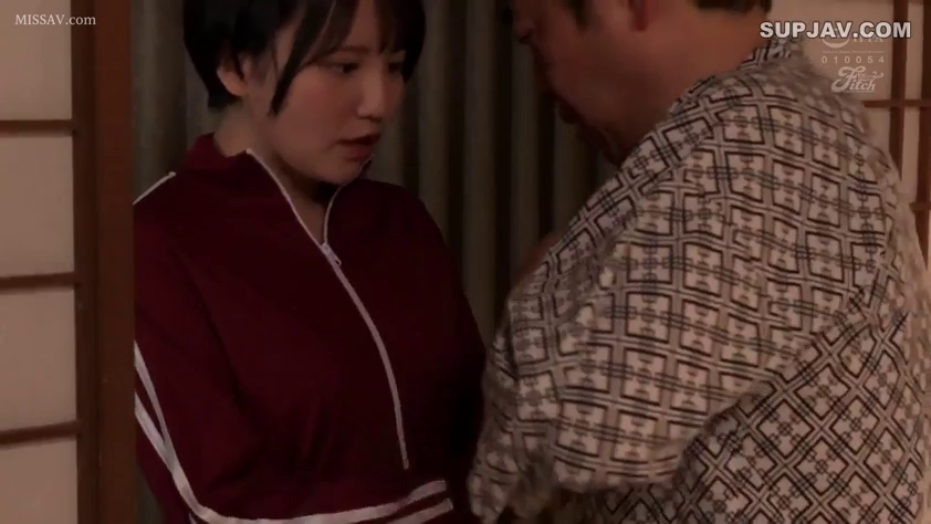 室内 · 站立 · 对话 · 上半身 · 忧虑 · 运动服