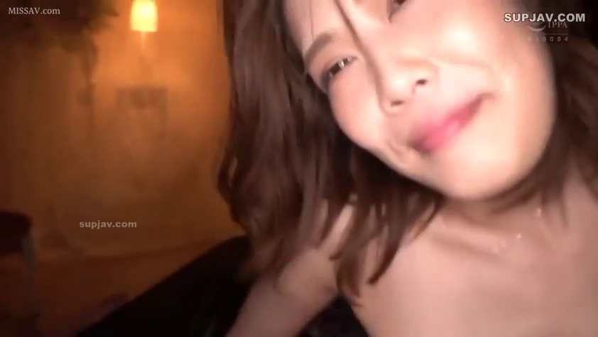 室内 · 身をかがめる · 全裸 · 特写 · 对视 · ぼかし · 媚笑