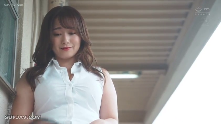 站姿 · 上半身 · 清纯 · 俯视 · 阳台 · 无袖衬衫 · 腼腆