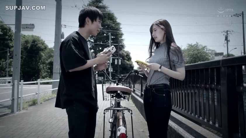 Stand · 全景 · 自然 · 交流 · 自行车 · Casual wear · Outdoor street