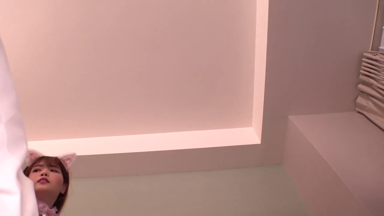 室内 · 平静 · 遠景 · 俯瞰撮影 · 覗き · 粉色女仆装 · 猫耳 · 极简背景