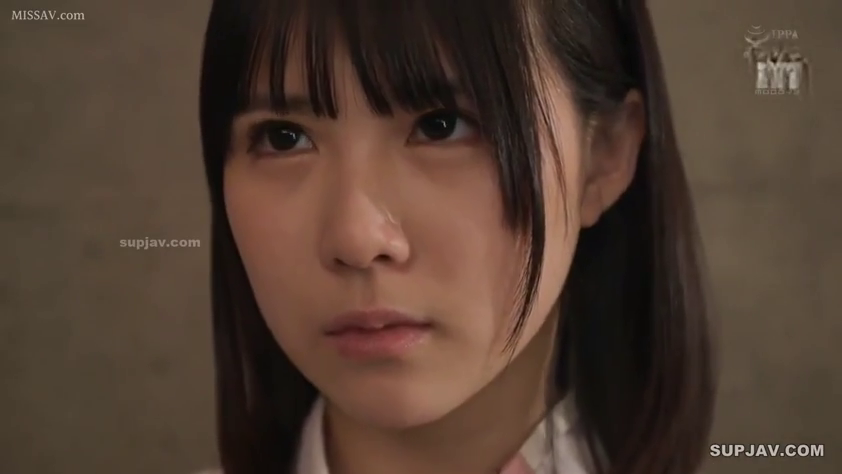 室内 · 面部 · 忧郁 · 白衬衫 · 注视 · 正面