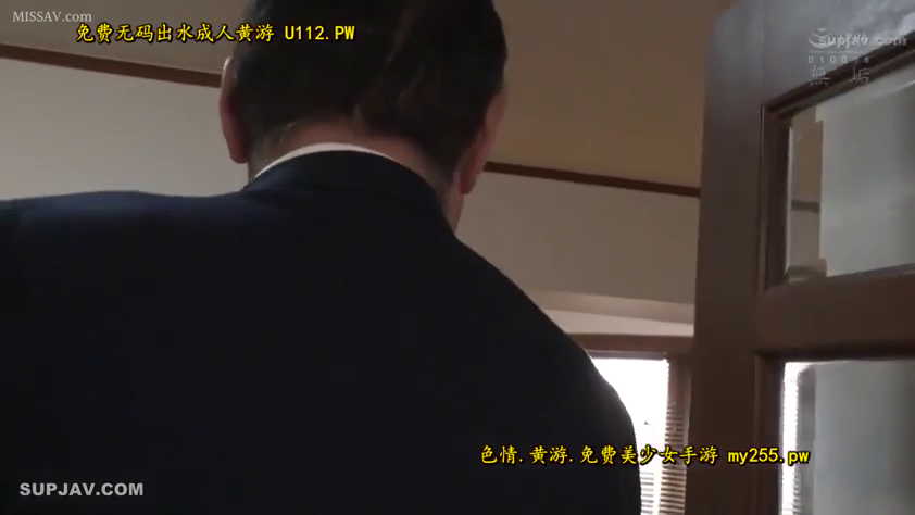 站立 · 西装 · 水印 · 窥视 · 房门 · 背部特写 · 室内门口