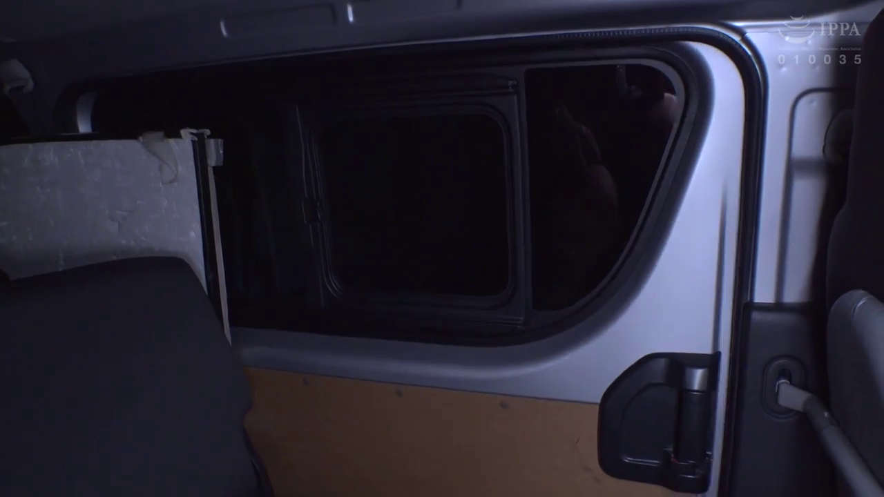 车内 · 昏暗 · 汽车座椅 · 车窗