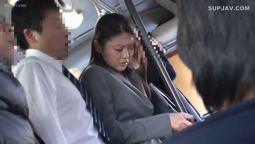 坐姿 · 职业西装 · 扶手 · 难受 · 半身特写 · 公车猥亵 · 公共场所 · 公交车内