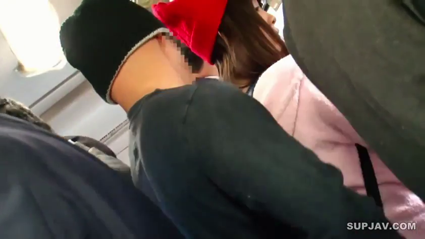 侧面 · 站立 · 自然 · 公交车 · 痴汉题材 · 拥挤 · 背包带 · 针织帽