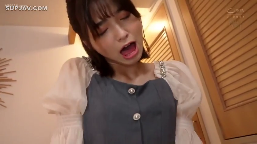 室内 · 站立 · アヘ顔 · 顔のクローズアップ · オーガズム · 仰拍镜头 · 珍珠扣