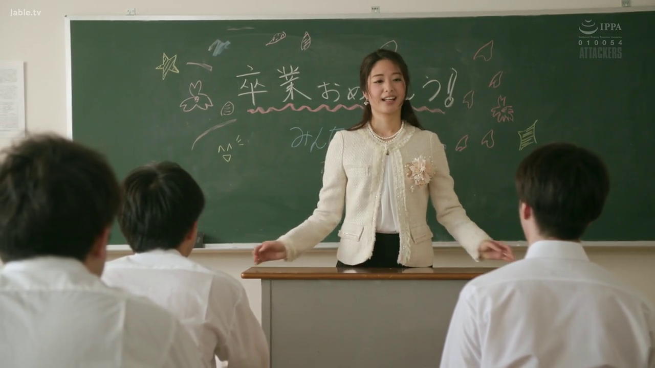 Classroom · 远景全景 · 亲切微笑 · Standing pose · 教师主题 · 白色职业套装与珍珠项链 · 讲台演讲 · 黑板与讲台