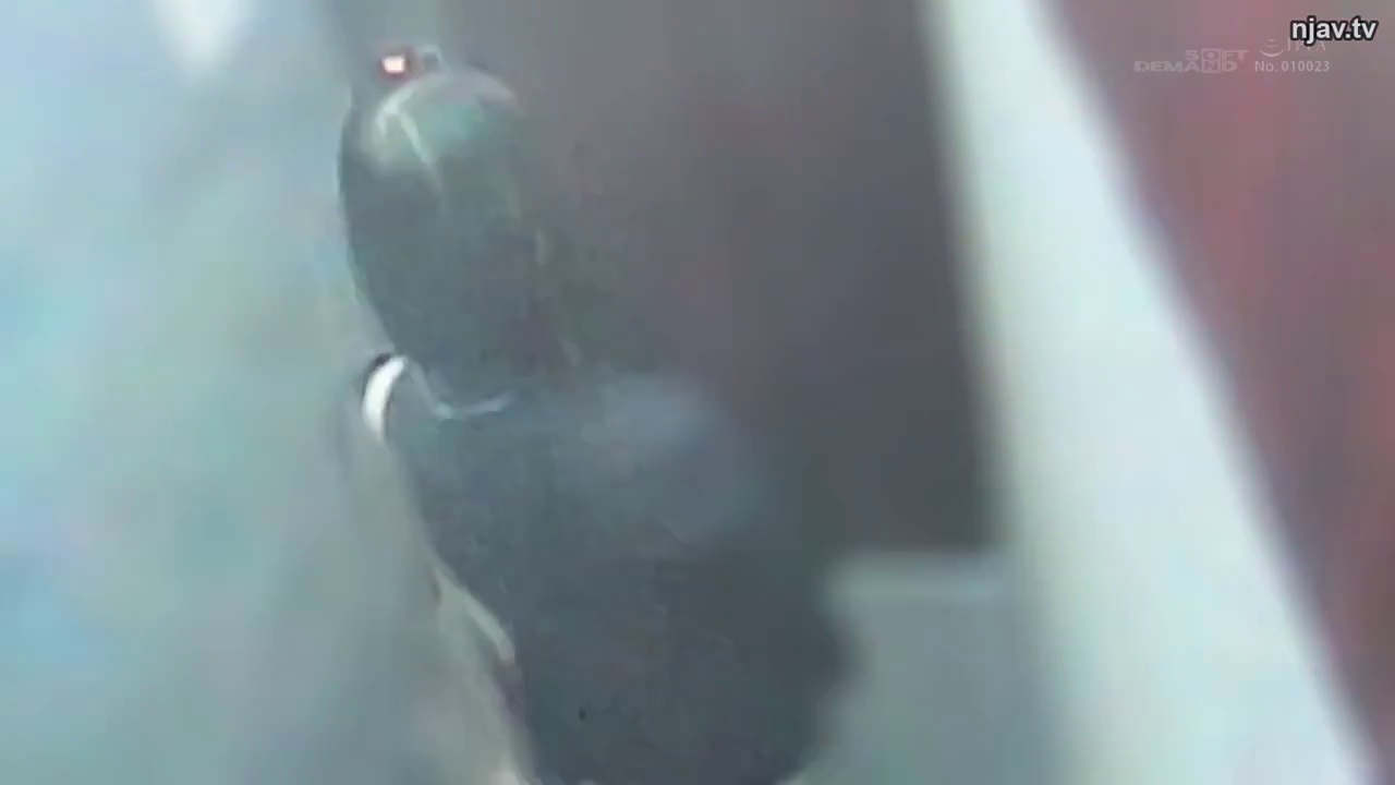 模糊背景 · 模糊 · 深色上衣 · 移动中 · 模糊不清 · 模糊站姿