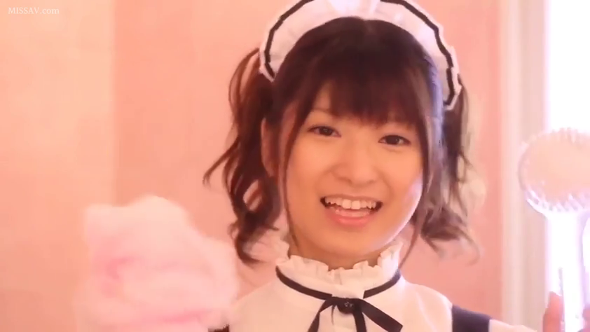 Indoor · 面部特写 · 女仆装 · 正对镜头 · Radiant Smile · 展示道具 · 萌系 · 粉色毛刷