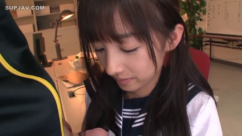 顔 · 集中 · 一人称視点 · 办公室 · 站立 · オフィスデスク · 水手服 · 手淫