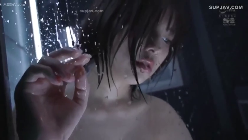 脸部 · 浴室 · 裸体 · 沐浴 · 水渍 · 玻璃 · 迷茫 · 贴合玻璃