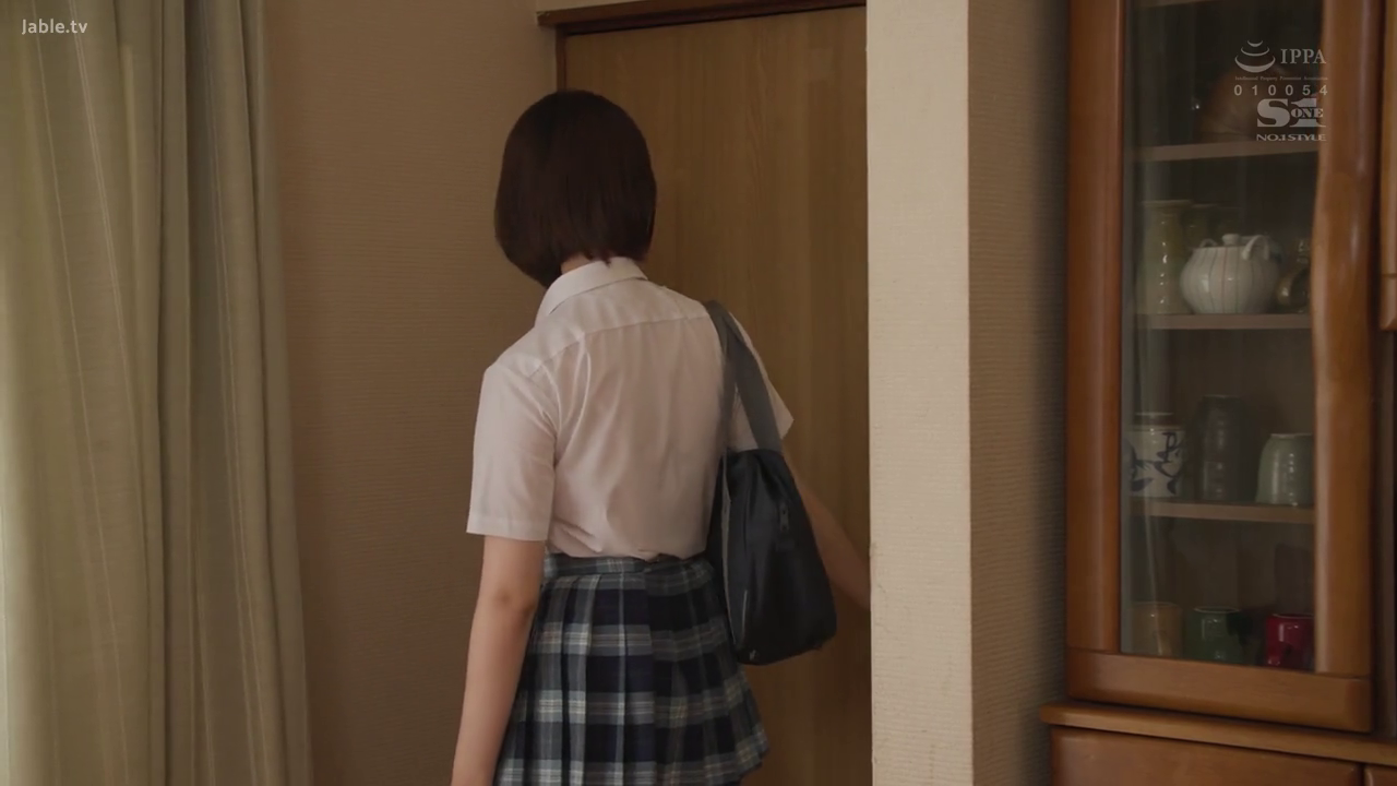 室内 · 制服 · 站姿 · 橱柜 · 背中 · ショルダーバッグ · 准备出门