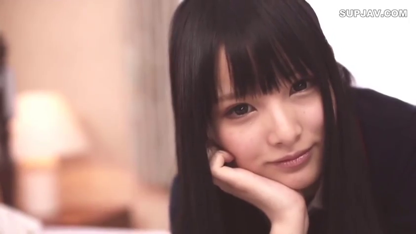 脸部 · 卧室 · 微笑 · 注视 · 托腮 · 学生装 · 黑长直